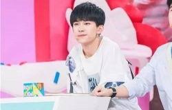 娱乐八卦爆料易烊千玺,神秘女友身份引网友热议